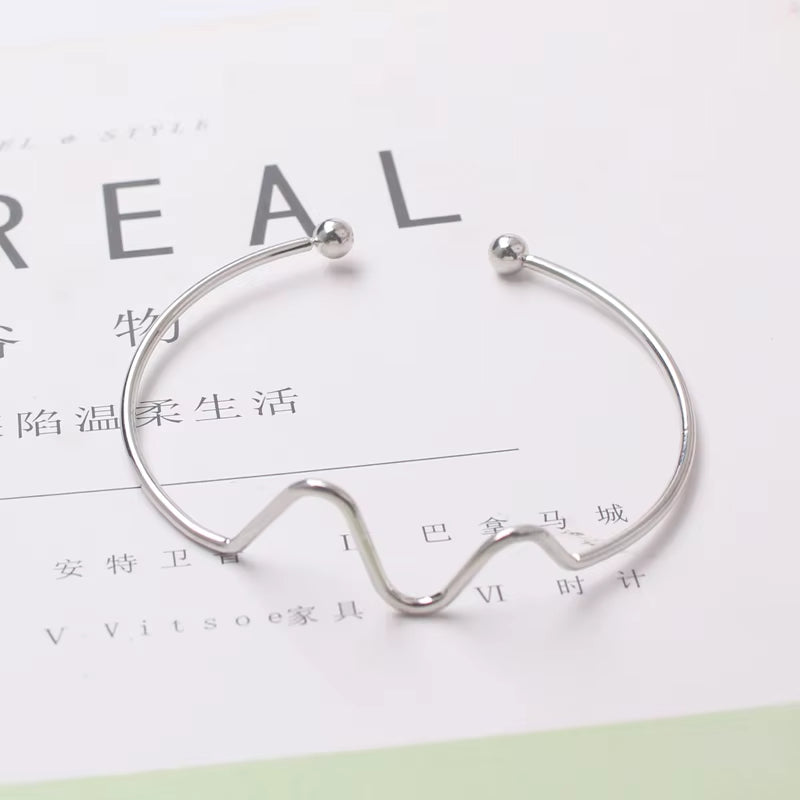 Refined Bracelets for Modern Living | Oro Luxe