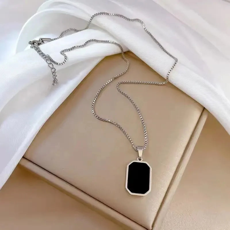 Korean Black Geometric Square Necklace for Women – Modern Pendant Jewelry