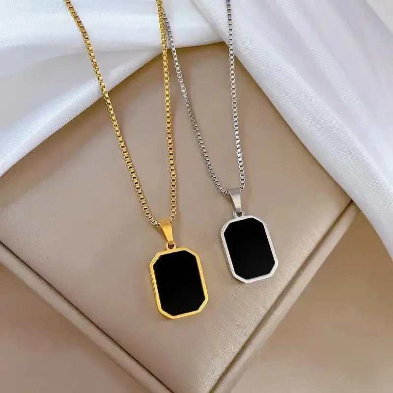 Korean Black Geometric Square Necklace for Women – Modern Pendant Jewelry
