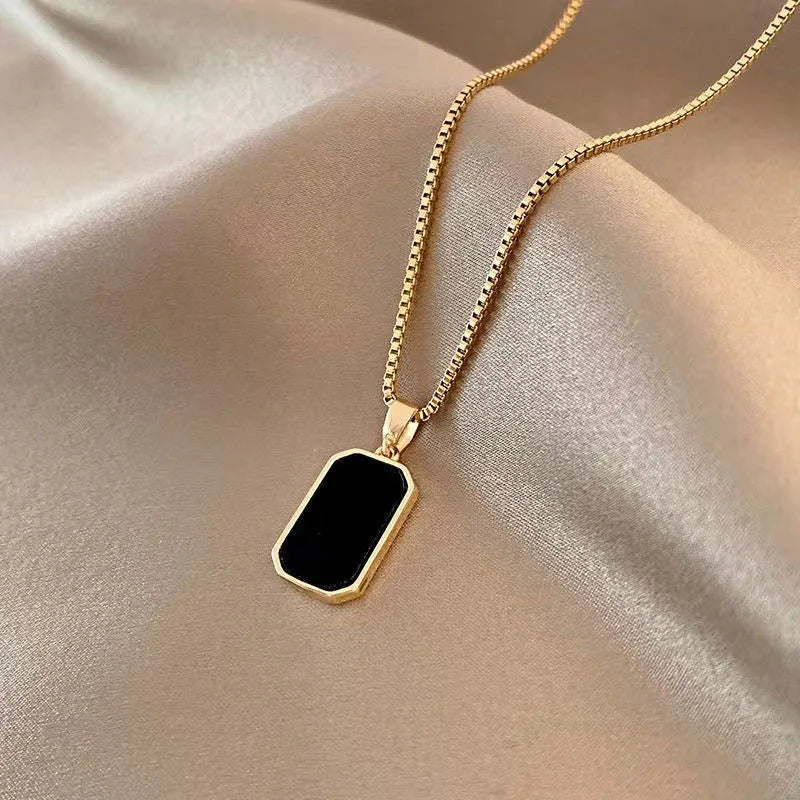 Korean Black Geometric Square Necklace for Women – Modern Pendant Jewelry