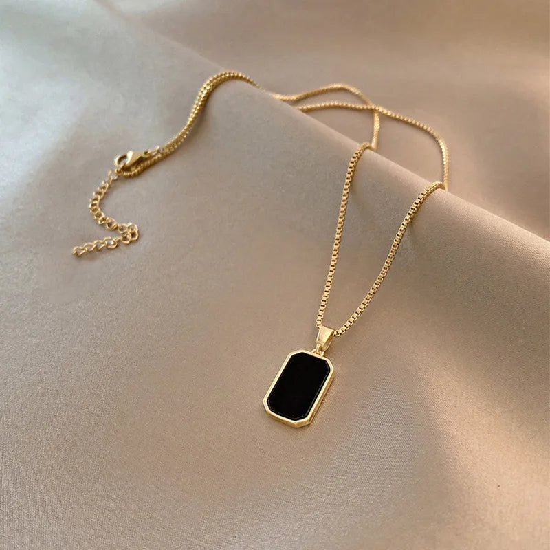 Korean Black Geometric Square Necklace for Women – Modern Pendant Jewelry